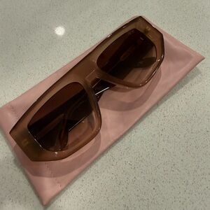 Dezi Backtrack Shield Sunglasses in Honey Maple